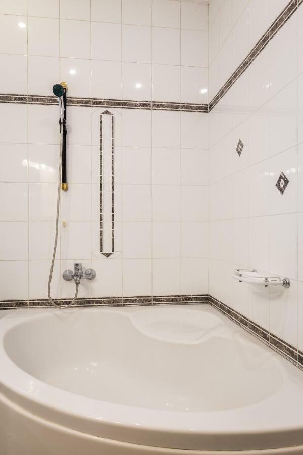 Classy 2 Bedroom Apartment Near Acropolis & Metro Ateny Zewnętrze zdjęcie