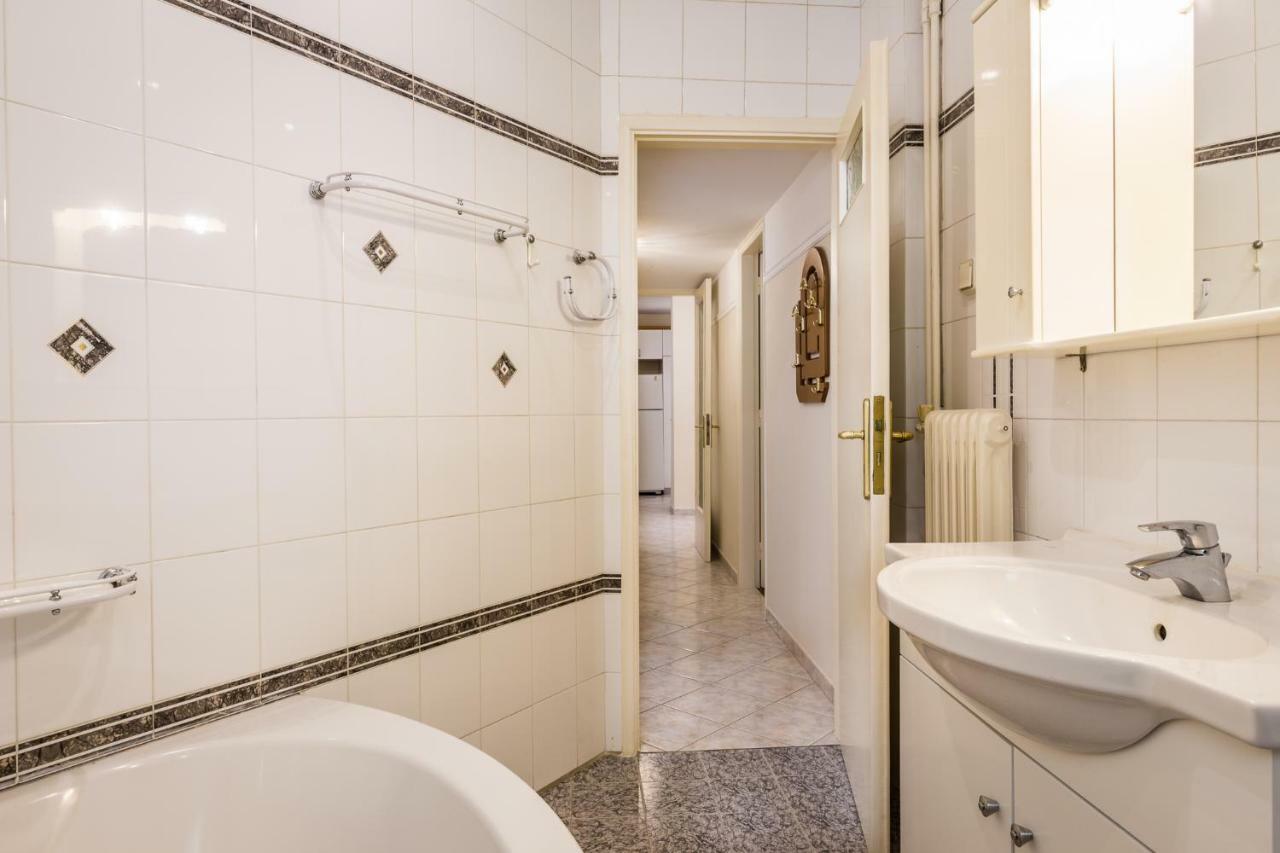 Classy 2 Bedroom Apartment Near Acropolis & Metro Ateny Zewnętrze zdjęcie