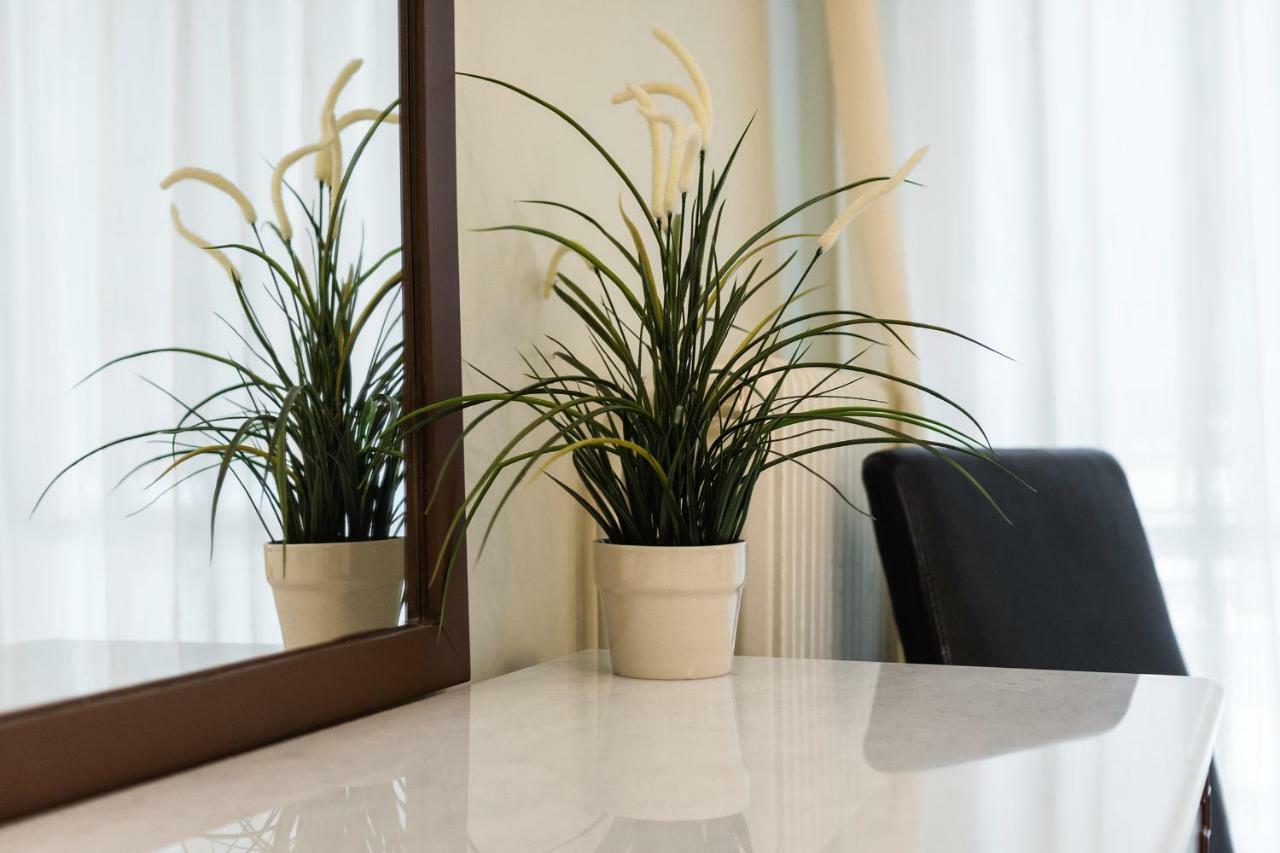 Classy 2 Bedroom Apartment Near Acropolis & Metro Ateny Zewnętrze zdjęcie